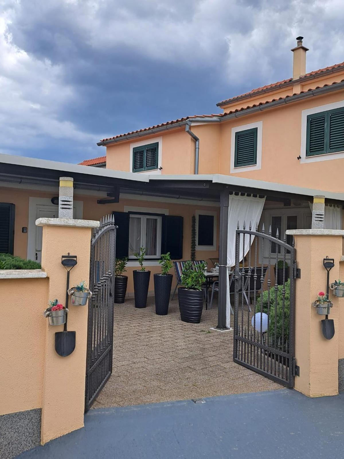 Apartments Andela 斯克拉丁 外观 照片